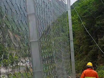 环形边坡防护网图片4 环形边坡防护网图片4