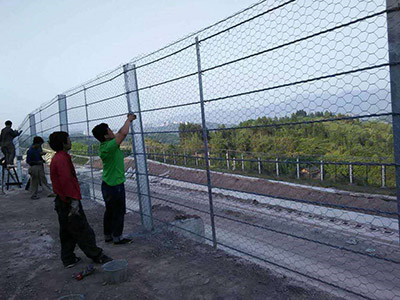 刚性防护网图片4